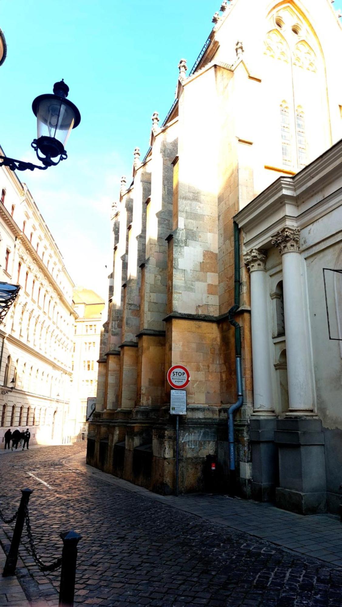 Michael'S Gate Large Apartment In A 15Th-Century Building, Old Town Братислава Экстерьер фото